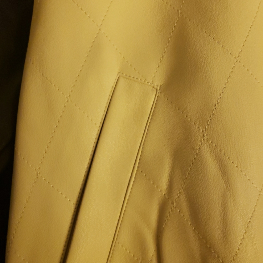 Central Park West Issa Quilted Bomber in Ivory and Black NWOT Size Large - Picture 6 of 7